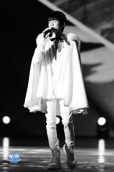 【王源 1108王源的森林小夜曲生日会】151108 生日会 ——O网页链接 王长苏 cr：@Memorable_Melody