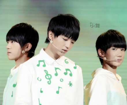 #TFBOYS猎人来了# 我超级难得的能拍到三人同框大头照