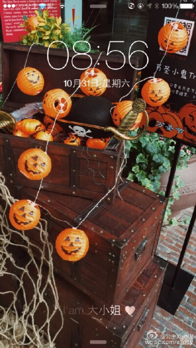 Hallow's Day。关注新浪微博@公主xiao囡 ，截图后，私信她，即可获得原图。（请注明是堆糖上看到的。截图也一定要发给她哦，否则她不知道你想要哪张呢。)