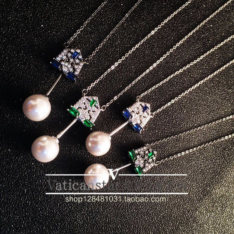 牛货~apm独家高端定制盾牌复古镂空珍珠锁骨短项链