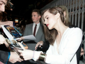 姑娘，你美的让人很动心。