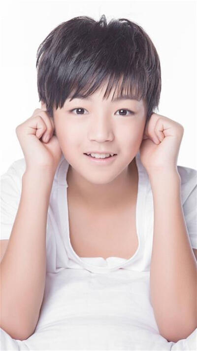 帅哥,TFBOS,TFboys,tfobys,组合,帅哥,男孩,明星,王俊凯,彩色,TFBOYS