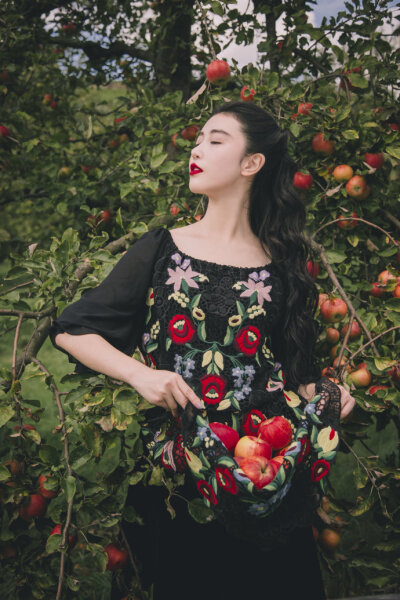 You are the apple of my eyes