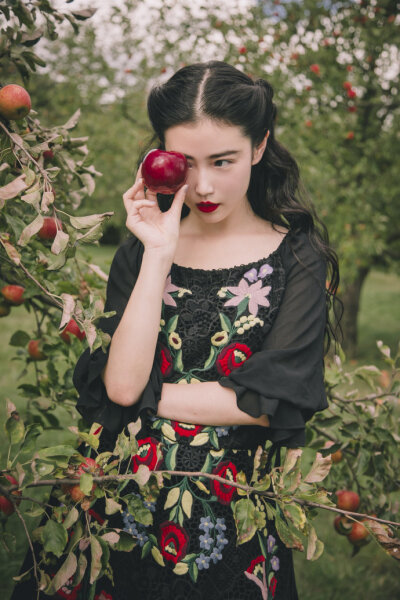 You are the apple of my eyes