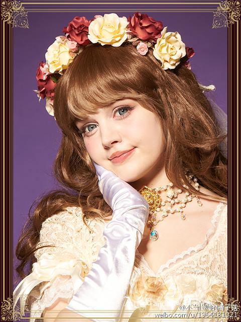 #ダコタローズ# A&amp;amp;P 15年茶会款 La Belle et la secret de la rose Dress 之前茶会绘本目录的摄影图