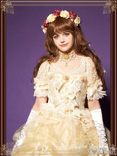 #ダコタローズ# A&amp;amp;P 15年茶会款 La Belle et la secret de la rose Dress 之前茶会绘本目录的摄影图