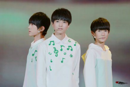 【Memorandum】2015.11.8森林小夜曲，三只森林里走出来的小精灵。@TFBOYS-王俊凯 @TFBOYS-王源 @TFBOYS-易烊千玺