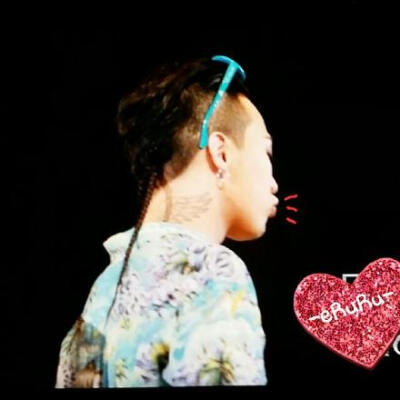 媽咪這個人好可愛 #MAMA2015##G-Dragon# 2香港特别行政区·旺角