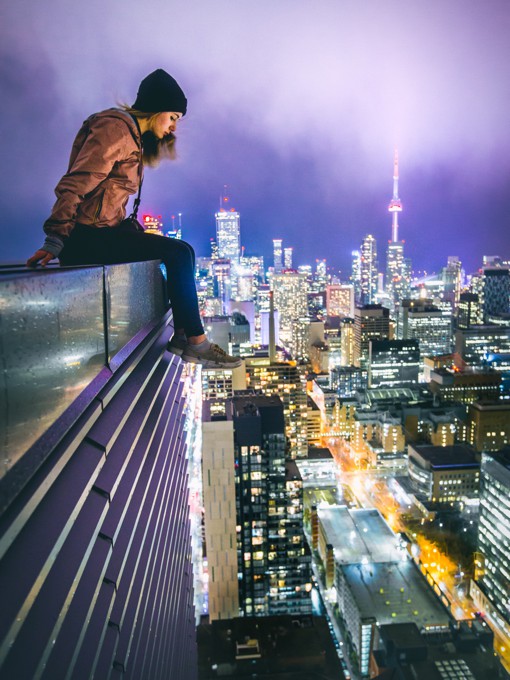 在楼顶拍摄这样的城市风光,还真不是一般的体验呢,恐高的你怕不怕.