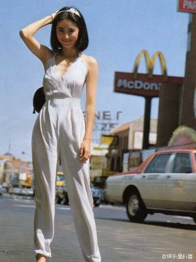 【下午茶】上帝的宠儿，每个年龄段赋予她不同的美，有一种美丽，叫做#林青霞#。