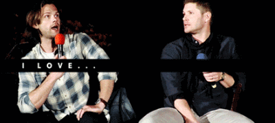 #J2# “在现实生活里，你也需要抱抱吗？”珍妮：“我？没错。”*钩子趁机飞扑* 钩子：“我爱……”珍妮：“我！！”然后大笑+拍拍 珍妮太淘气了被抱抱时还玩瞬间变脸 #GIF图# （O网页链接