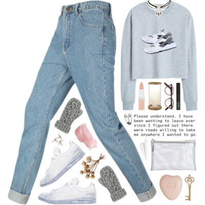 A fashion look from December 2015 featuring long sleeve sweatshirt, NIKE and white trainers. Browse and shop related looks.