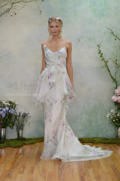 20 Floral Wedding Dresses That Will Take Your Breath Away