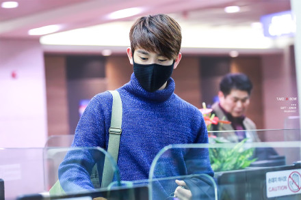 #Junior朴珍荣##反转魅力朴珍荣# 151211 仁川机场高清[CR:TAKE A BOW]网盘8P原图下载链接: O网页链接 密码: rfwq 我们小可爱笑起来最好看惹