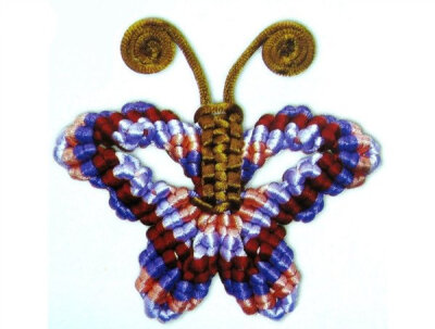 斜卷结—蝴蝶的用途：可作为饰物等。下面是漂亮的蝴蝶编法详细图解