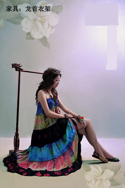 特大楠木整木根雕茶台。公众号：泽亚红木 【泽亚红木】是一家多元化、多渠道和一体化的国际中高档红木家具消费品 牌，湖北省内最大的红木仿古家具和大型根雕茶台书画案生产生企业。 手机百度直达号：@泽亚红木