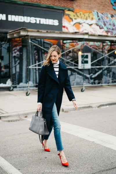 #thefashionbloggers# ▲1/ Cuyana coat, ALC turtleneck, Frame jeans, Aquazzura heels, Saint Laurent bag 2/ J Crew jacket, Current/Elliott jeans, Zara boots (old), Illesteva sunglasses 3/ Penfield shirt…