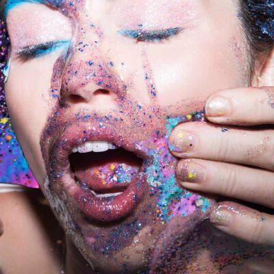 Miley Cyrus &amp;amp; Her Dead Petz