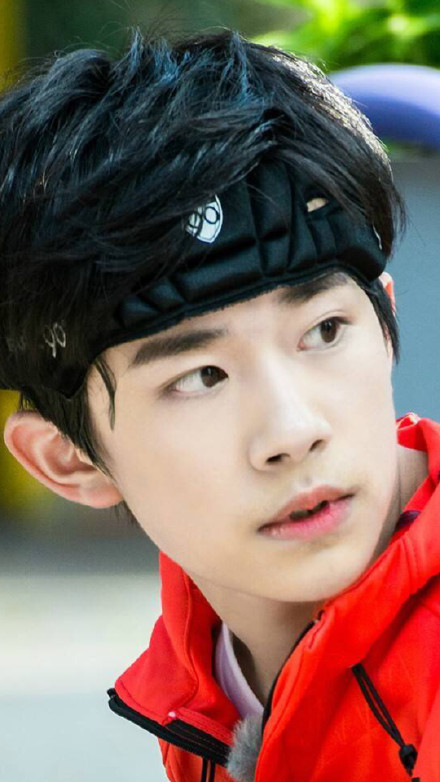 全员加速中 第八期 #TFBOYS# 易烊千玺…………………别，点，开，大，图