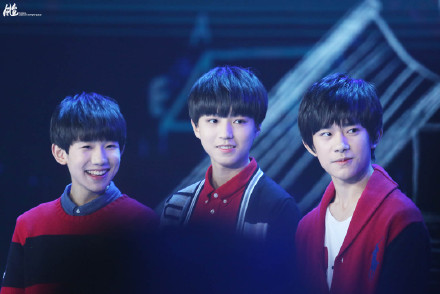 #TFBOYS我好想你# 山水一程我披发行吟，朝夕之间又走过晓风残月。@TFBOYS组合