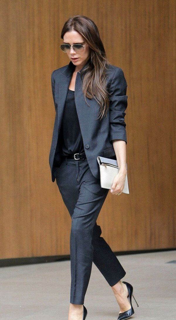 Fashionable work outfits for women (2)