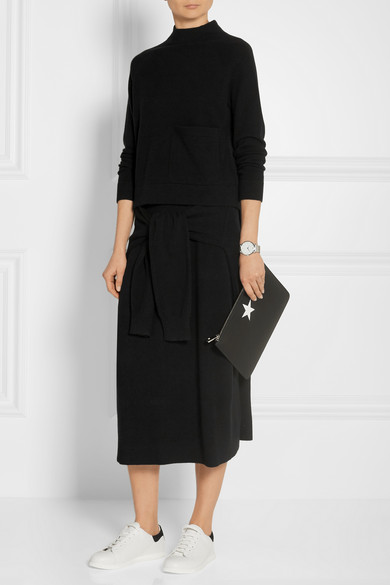 NET-A-PORTER.COM 独家发售。 Joseph 这款 “Knot” 半身裙拥有宛若毛衣系于腰间的设计，彰显出无限休闲魅力，非常适合周末穿着。它选用奢华柔软的羊毛精心制作，并呈现舒适的中长款廓形。建议搭配高领毛衣和运动鞋，尽情展现闲适优雅的气质。