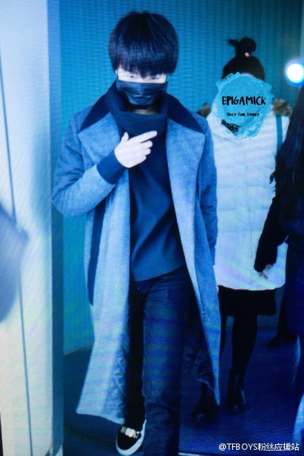 #王源#王俊凯# 160109 重庆赴北京 ~（图见logo）