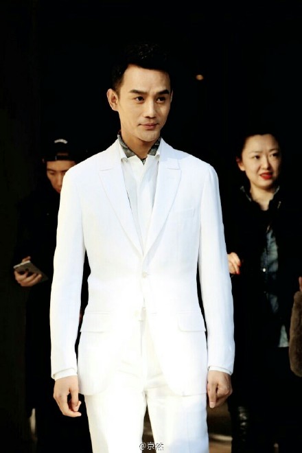 #王凯米兰男装周##王凯kkw#有君子肃肃如松下风，高而徐引。亦凌凌如高山之雪，清冷皎洁。修图5p（图源：@kkw凯凯王哒波妞_果吉吉 ）