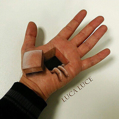 意大利艺术家Luca Luce那些令人拍案叫绝的3D手掌彩绘