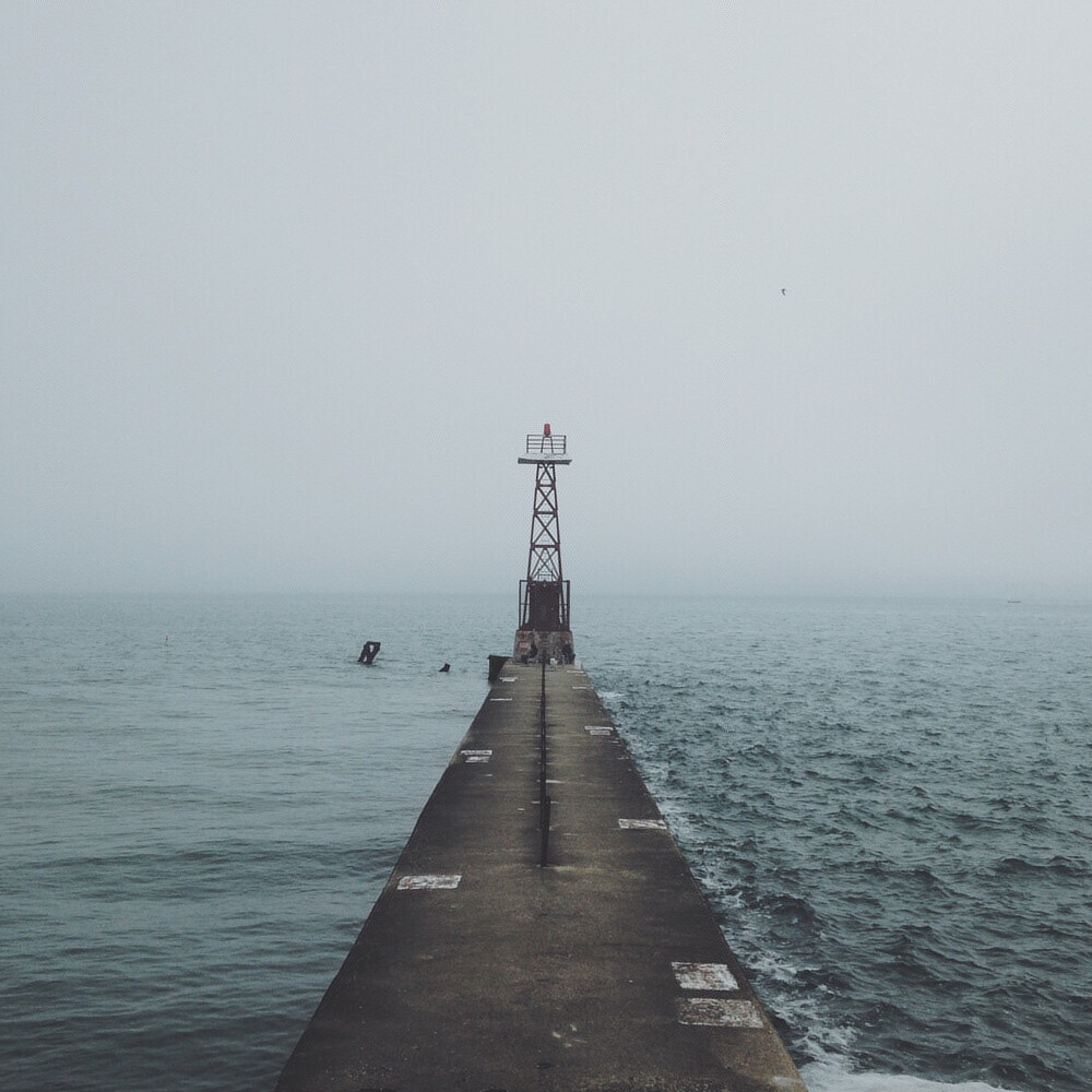 United States. Chicago, Illinois. Foster lighthouse. 2014. Instagram: cocu_liu | 微博: @Cocu_刘辰 | LOFTER ART 手机摄影建筑chihato2014《国家地理》全球摄影大赛手机摄影赢小米4色彩影像中国旅行摄影大展极简摄影