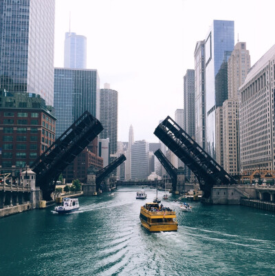 Chicago Bridge lift | Instagram: @cocu_liu 手机摄影chihato手机摄影赢apple watch色彩建筑风景纪实摄影lomo