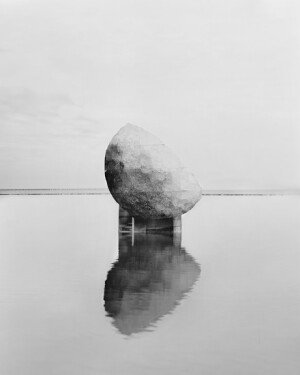 Noémie Goudal 的摄影作品（noemiegoudal.com）【相关：O尖峰视界】