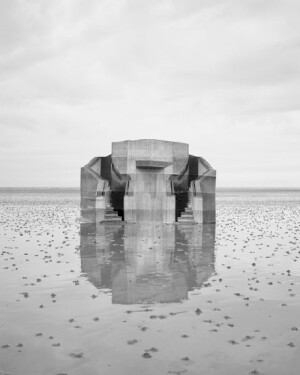 Noémie Goudal 的摄影作品（noemiegoudal.com）【相关：O尖峰视界】