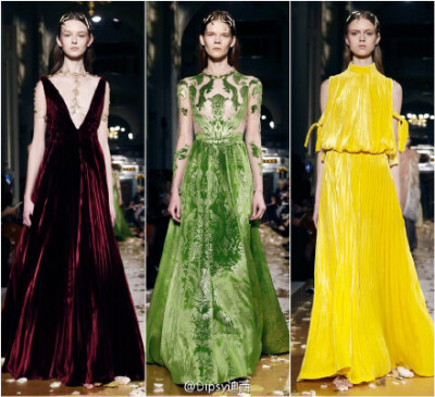 Valentino Haute Couture S/S 2016┃华伦的环球旅行从东欧拜占庭游历至东方国度，模特赤足而行，金蛇狂舞刚柔并济～仙裙各家都在造，都似女神般神圣唯美的就只有华伦家～～～