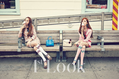 韓國女孩 - Jessica &amp;amp; Krystal 1st Look Magazine