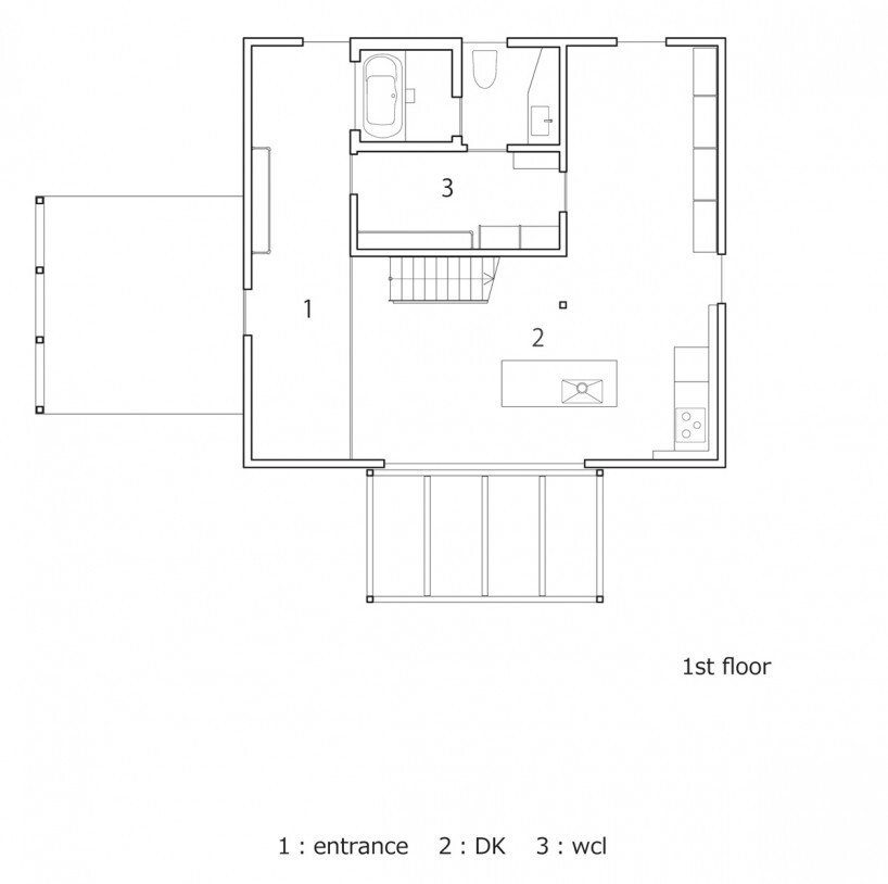 ALTS设计工作室完成的这栋住宅仿佛是经过翻新改造的仓库。“石部住宅（ishibe house）”位于日本滋贺县，是为一个年轻的家庭设计建造的，他们很喜欢改造工业厂房所营造出来的那种灵活、开放的平面布局。但是在结构上必要的改动，如隔热、维护等意味着从结设计一开始就要新建与改造现有结构。