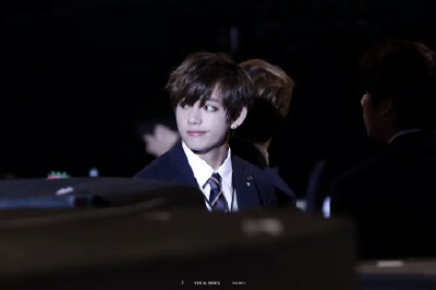 #金泰亨##V# 【@VISUAL_SHOCK 】150122 首尔歌谣大赏更新1P 去年的宝宝也美颜1230分