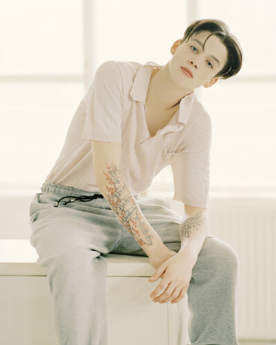 Ash Stymest - Rodeo Magazine（cos《非人哉》里面的观音应该不错......