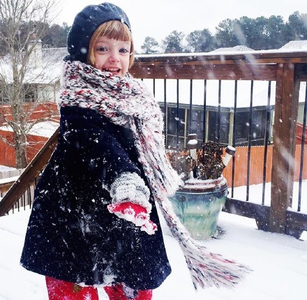 #Olive# Snowball in the face.Olive is losing her mind over this &amp;quot;dusting.&amp;quot; Makes me miss Virginia weather，we used to get the best snow growing up .❄️