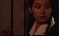 当阳光照在海面上，我思念你，当朦胧月色洒在泉水里，我思念你 。张开耳朵，当你能听到你的心跳，你爱的人也正在爱你，闭上眼睛当你的嘴角露出一丝微笑，你爱的人也正在爱你 。 ——《假如爱有天意》