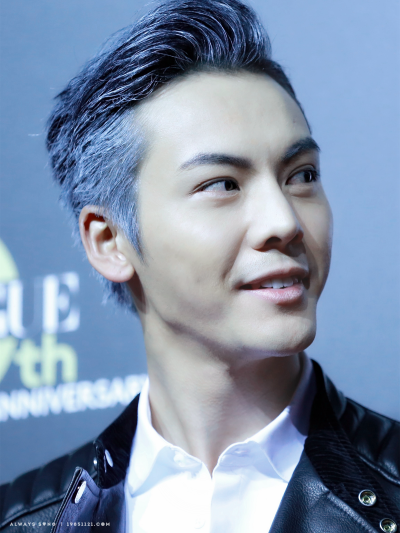 【陈伟霆】【cwt】【陈等等】151027 Vogue十周年庆典 1200 x 1600 px (图源： 微博@Always_Song1121)