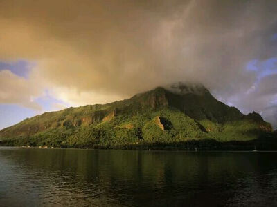 Tahitian Escape 大溪地岛屿