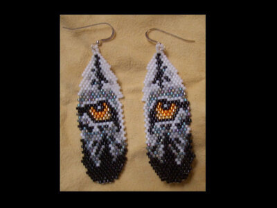 Gray Wolf Eye Earrings, Authentic Native American Hand Made, Feather Shape, Southwestern Design, Delica Beads, Brick Stitch, Dangle