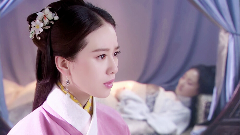 刘诗诗《女医明妃传》 【谈允贤】她从小偷偷随祖母学习中医知识，悬壶济世，得到老百姓的赞扬和支持，更凭借着对于医学的痴迷，克服重重困难，在医学上广收博采、兼收并蓄、自成一派，开创并建立了女医制度。从救人身体到救人灵魂，再由救人到救国，传播弘扬了祖国医学文化，最终成为了一代女国医。by慕斯工作室