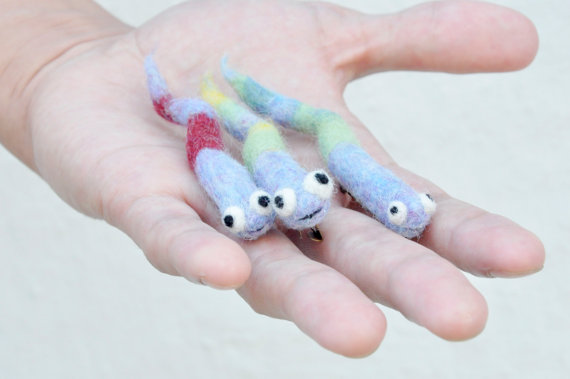 needle felt animal Brooch, Needle felted snake brooch, Amigurumi snake, playful jewelry, halloween accessory, felt jewelry, children jewelry