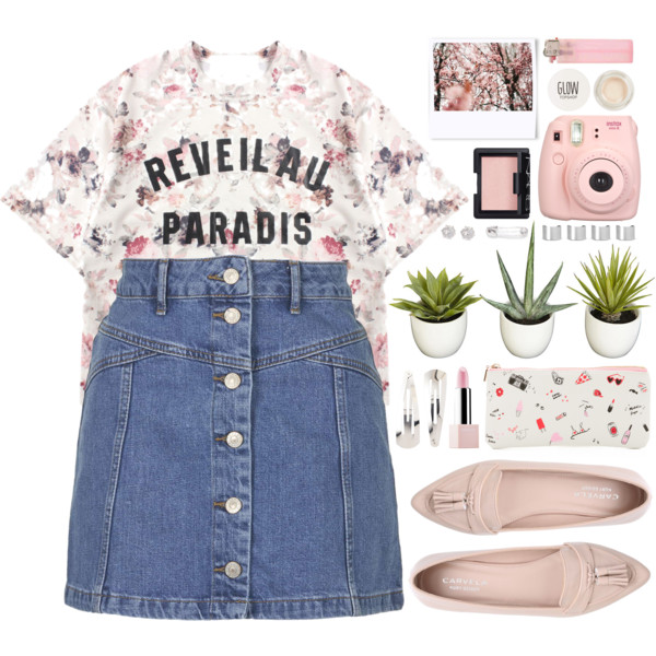 A fashion look from March 2016 featuring floral top, Topshop and nude shoes. Browse and shop related looks.