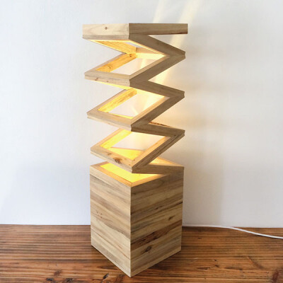 创意木质台灯