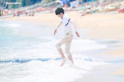 #TFBOYS王源# #王源# 你眼中的世界，和我眼中的你@TFBOYS-王源