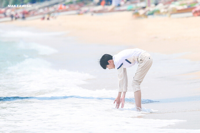 #TFBOYS王源# #王源# 你眼中的世界，和我眼中的你@TFBOYS-王源