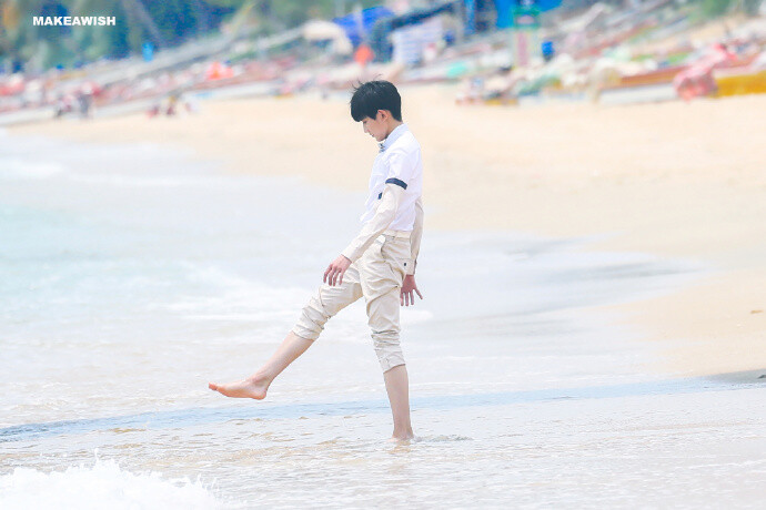 #TFBOYS王源# #王源# 你眼中的世界，和我眼中的你@TFBOYS-王源